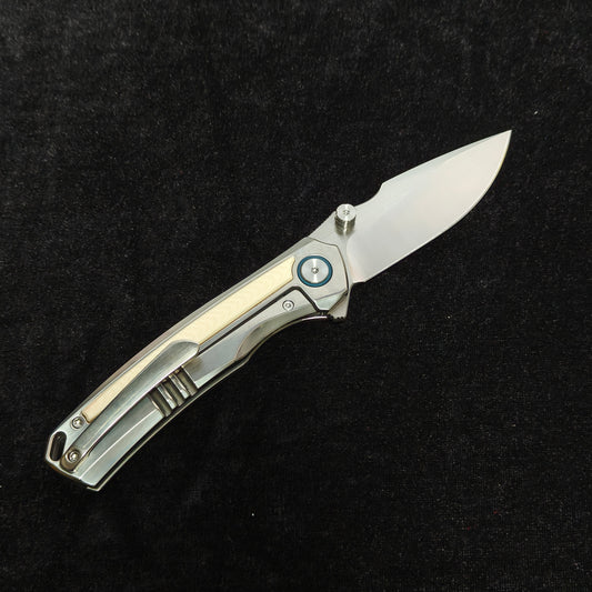 VORIXN LUCENT folding knife open, clip side, blade angled 45° top-right