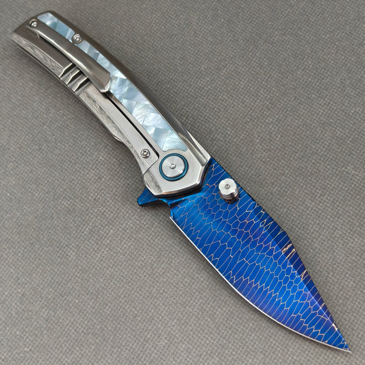 VORIXN Ocean Mirage KB100 Dragon Pattern Damascus blade and mother-of-pearl handle detail