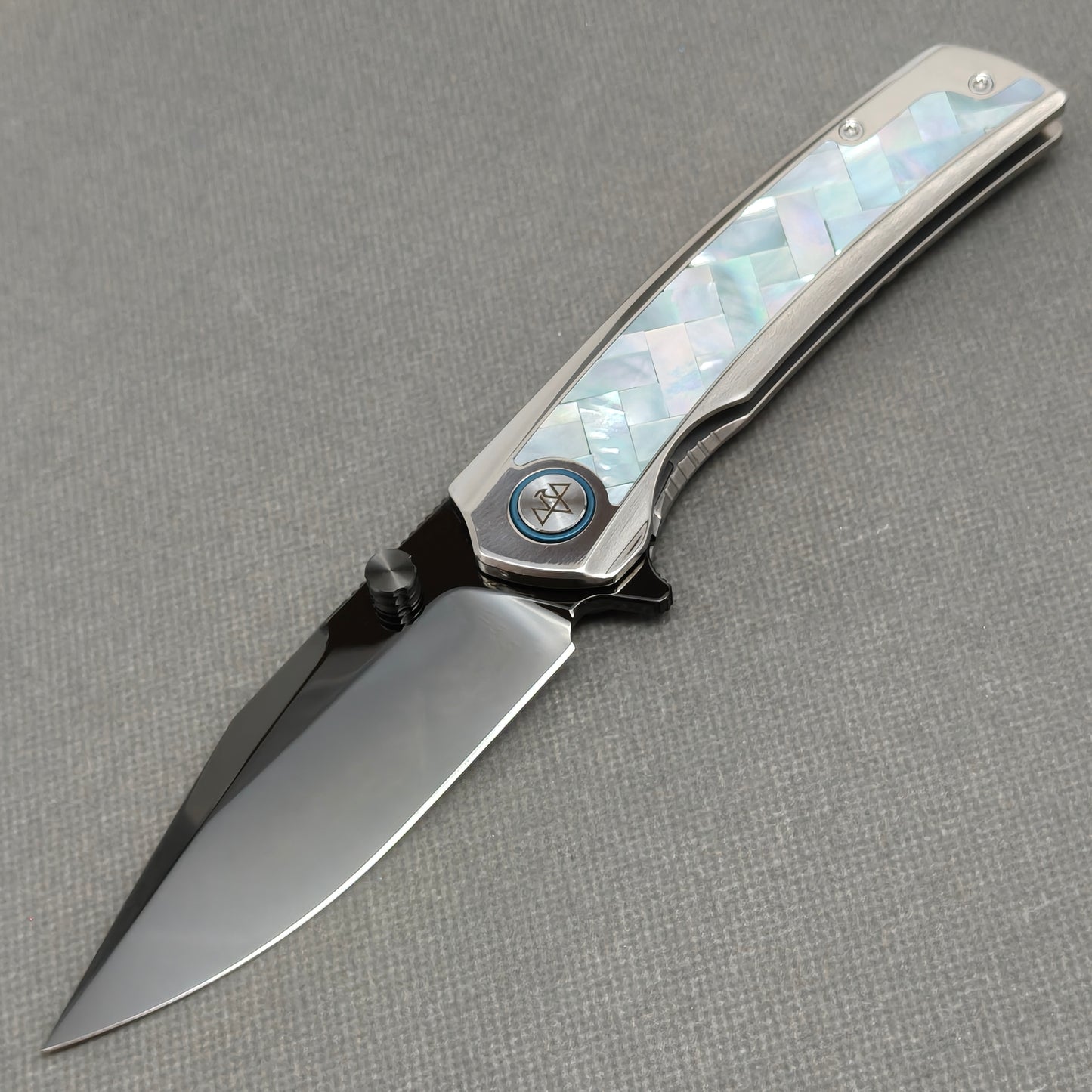 VORIXN "Ocean Mirage" Flipper & Thumb Stud Knife White Mother-of-pearl Inlaid Titanium Handle (3.8" M390 Blade) KB093