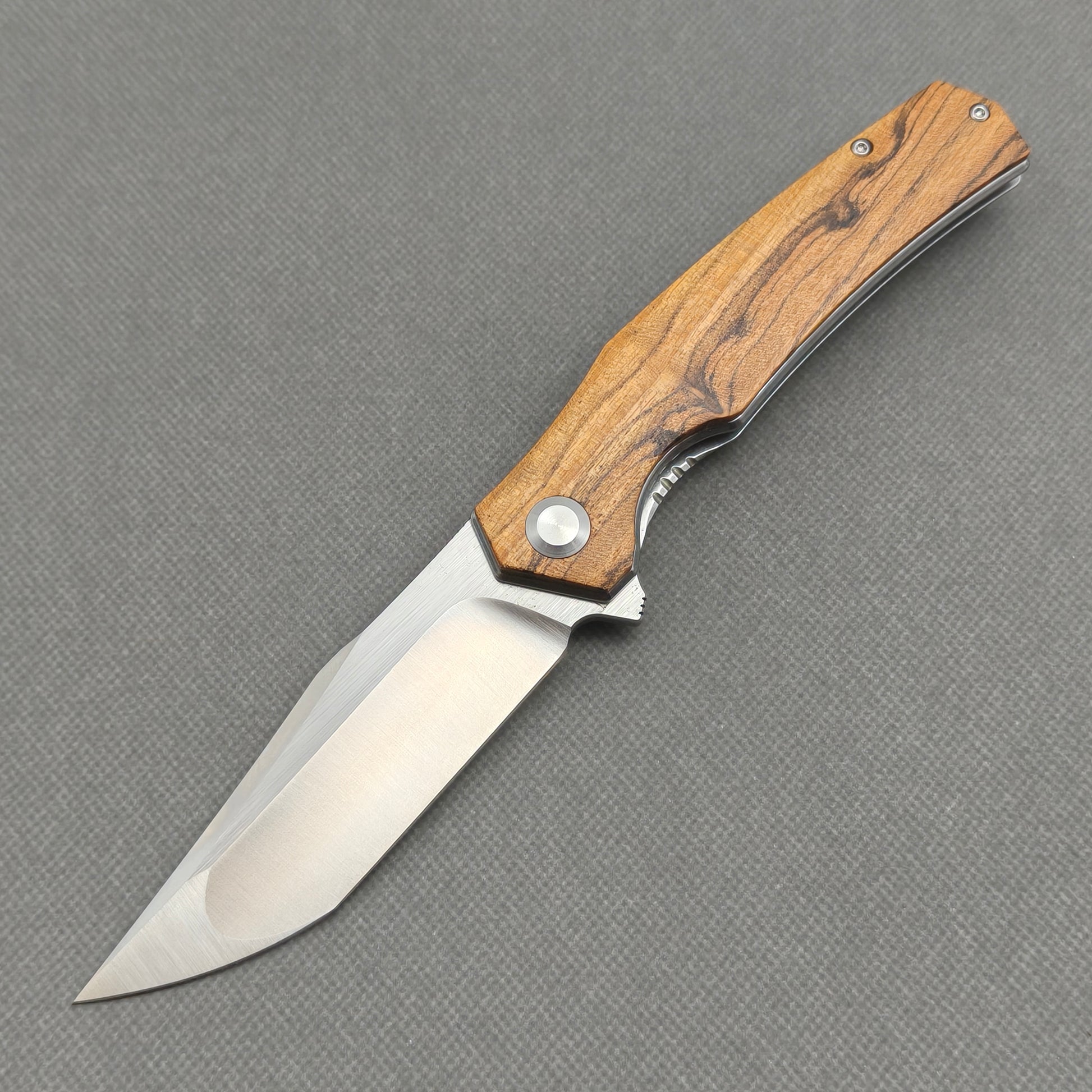 VORIXN KA013 9Cr18 stonewashed blade folding knife open non-clip side view with golden sandalwood handle and overall profile.
