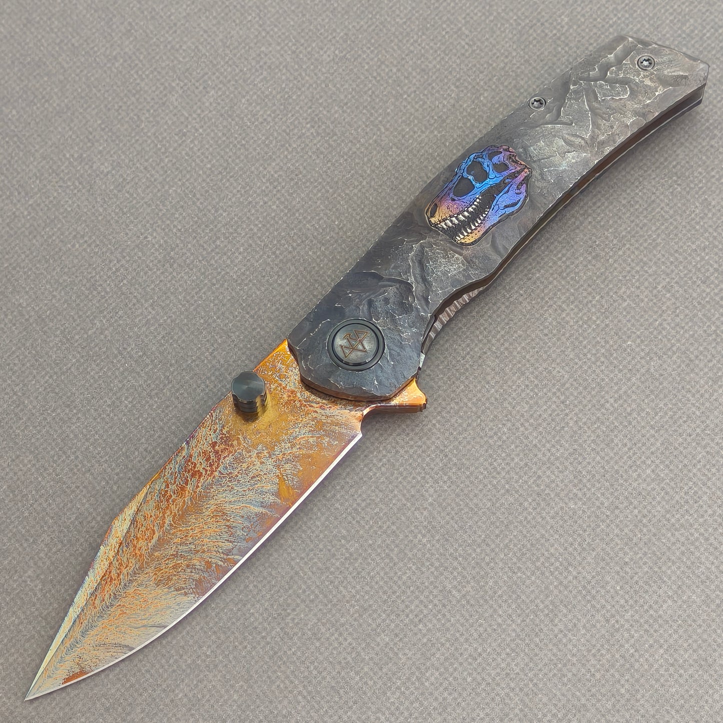 Auction | VORIXN "Skull Ember" (3.8" M390 Blade) Hand-Engraved & Anodized Titanium Handle Flipper & Thumb Stud Folding Knife - KB122