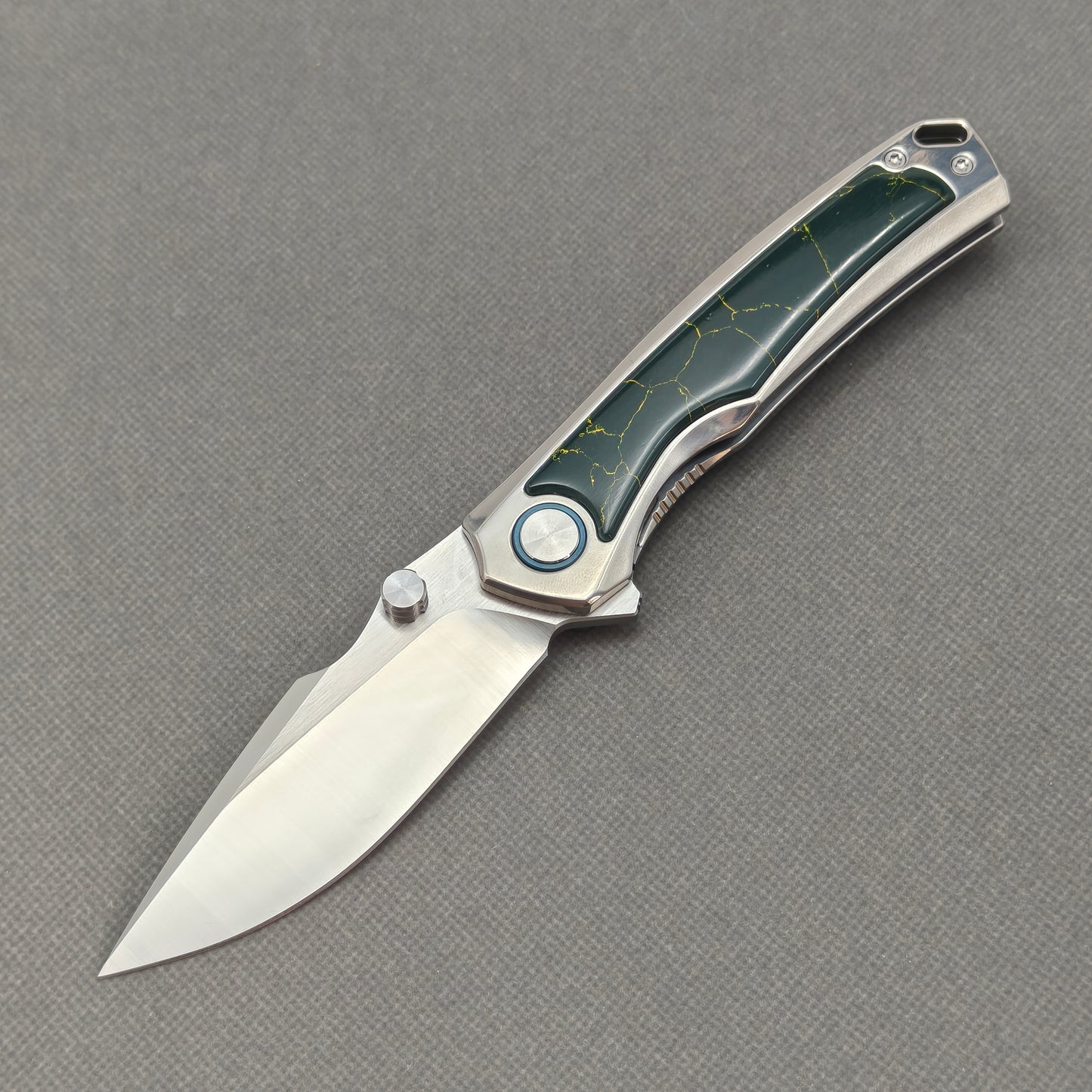 Vorixn "VERDANT" Flipper- & Daumenpin-Messer Titan & Labor-Türkis-Griff (9,14 cm 10Cr15CoMoV Klinge) KB042