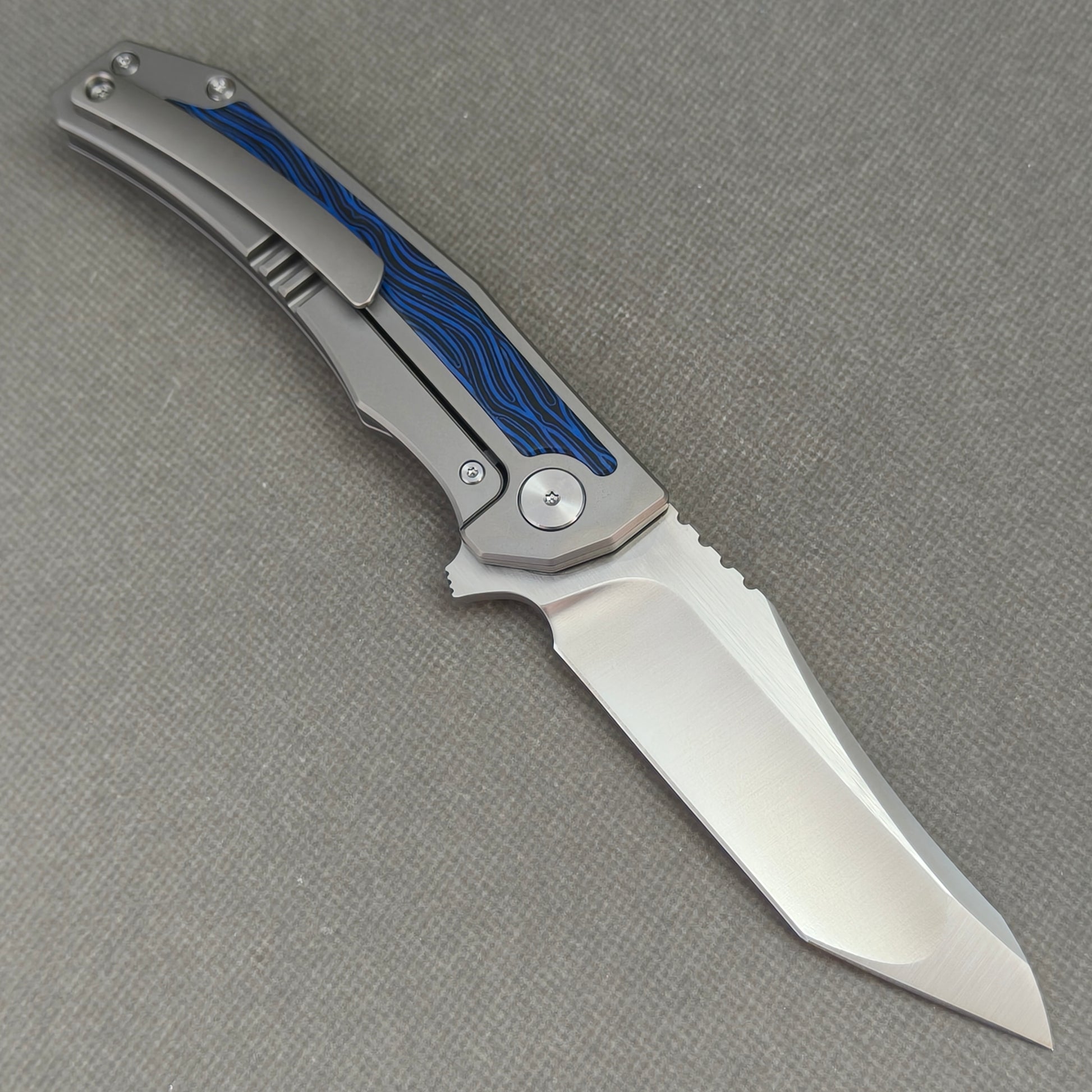VORIXN Carbon Crest KB003 blade detail