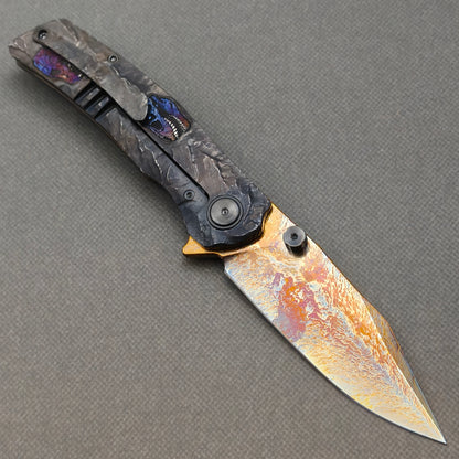 Auction | VORIXN "Skull Ember" (3.8" M390 Blade) Hand-Engraved & Anodized Titanium Handle Flipper & Thumb Stud Folding Knife - KB122