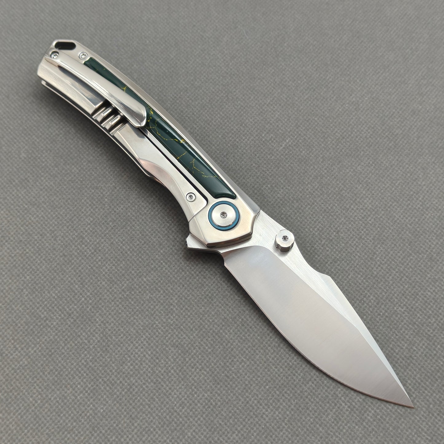 Vorixn "VERDANT" Flipper- & Daumenpin-Messer Titan & Labor-Türkis-Griff (9,14 cm 10Cr15CoMoV Klinge) KB042