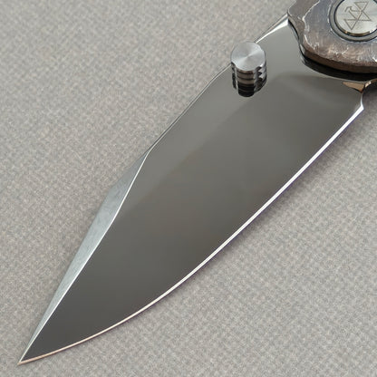 VORIXN Rex KB119 Folding Knife – clip side blade detail showing M390 steel and handle junction
