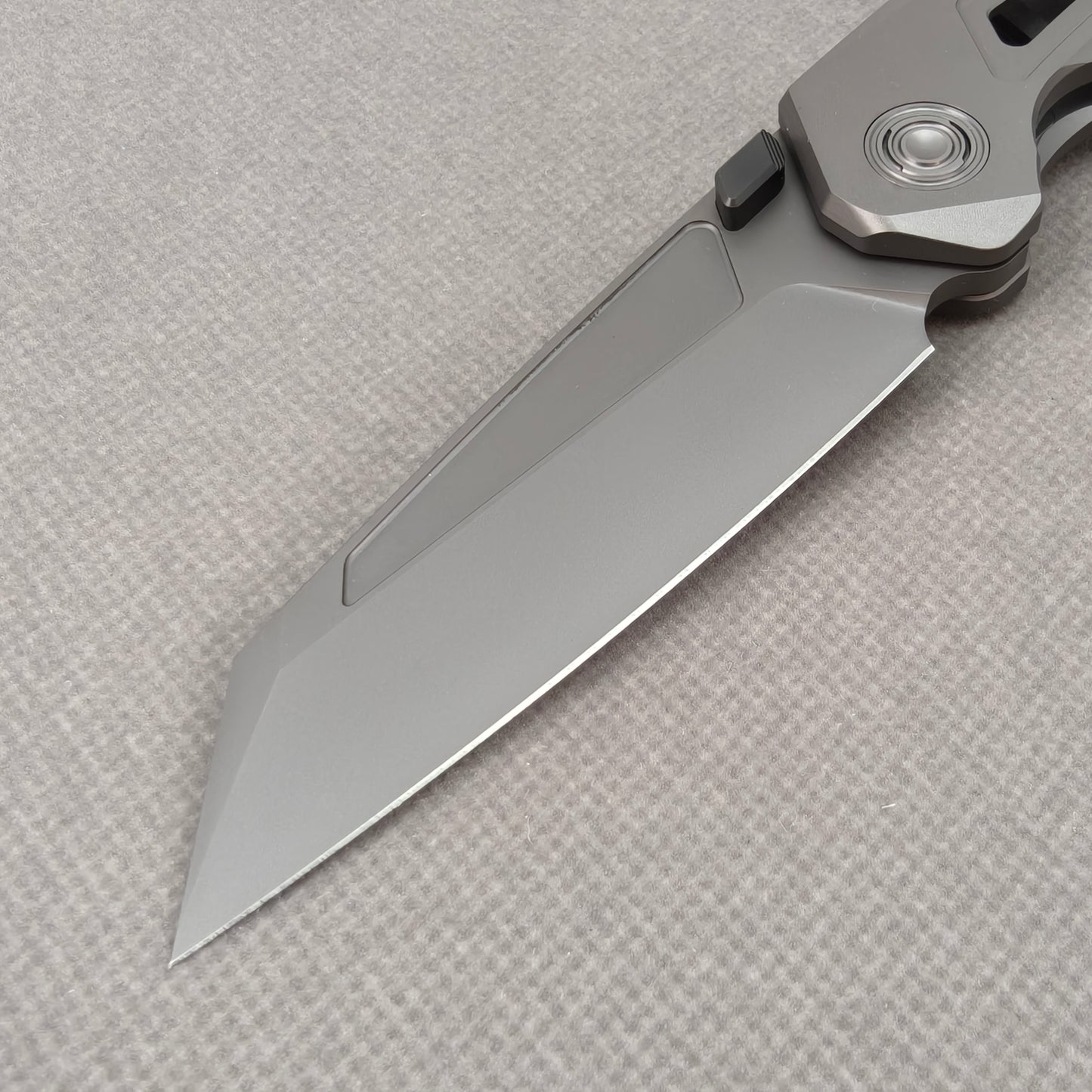 VORIXN "Aerial" Thumb Stud Knife PVD Coating Titanium Handle (3.2" M390 Blade) KB071