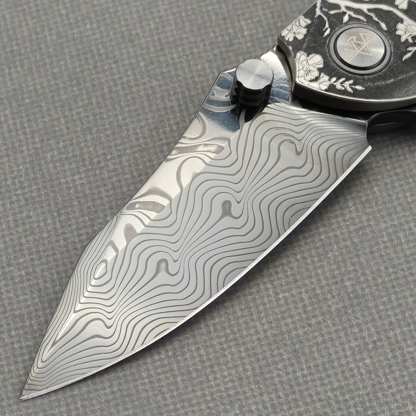 Vorixn "Yokai" Flipper & Thumb Stud Knife Laser-Engraved & Hand-Inlaid Copper Accents Titanium Handle (3.4" Damascus Blade) KB106