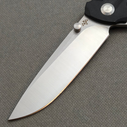VORIXN KA001 Folding Knife – blade detail showing 9Cr13 steel and edge