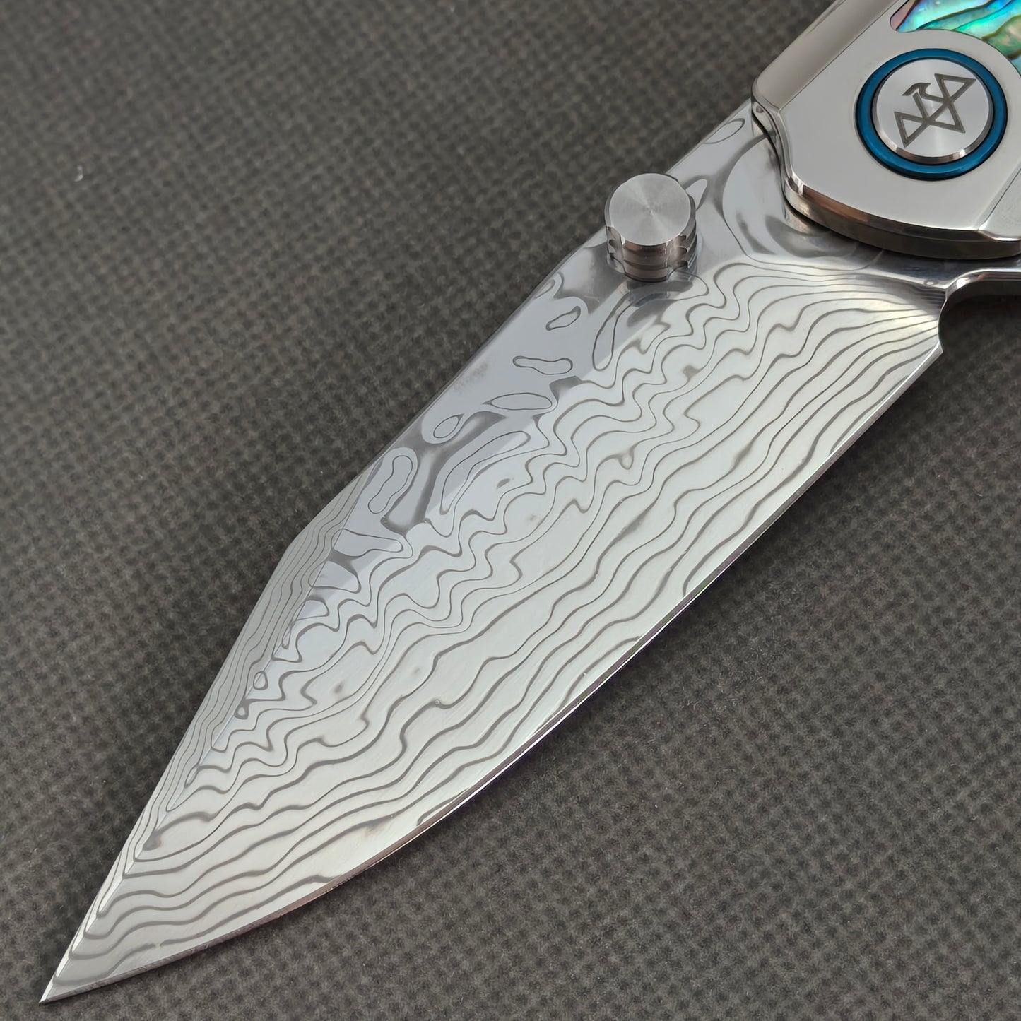 VORIXN "Ocean Mirage" Flipper & Thumb Stud Knife Deep-sea Abalone Shell Inlay Titanium Handle (3.7" Damascus Blade) KB108