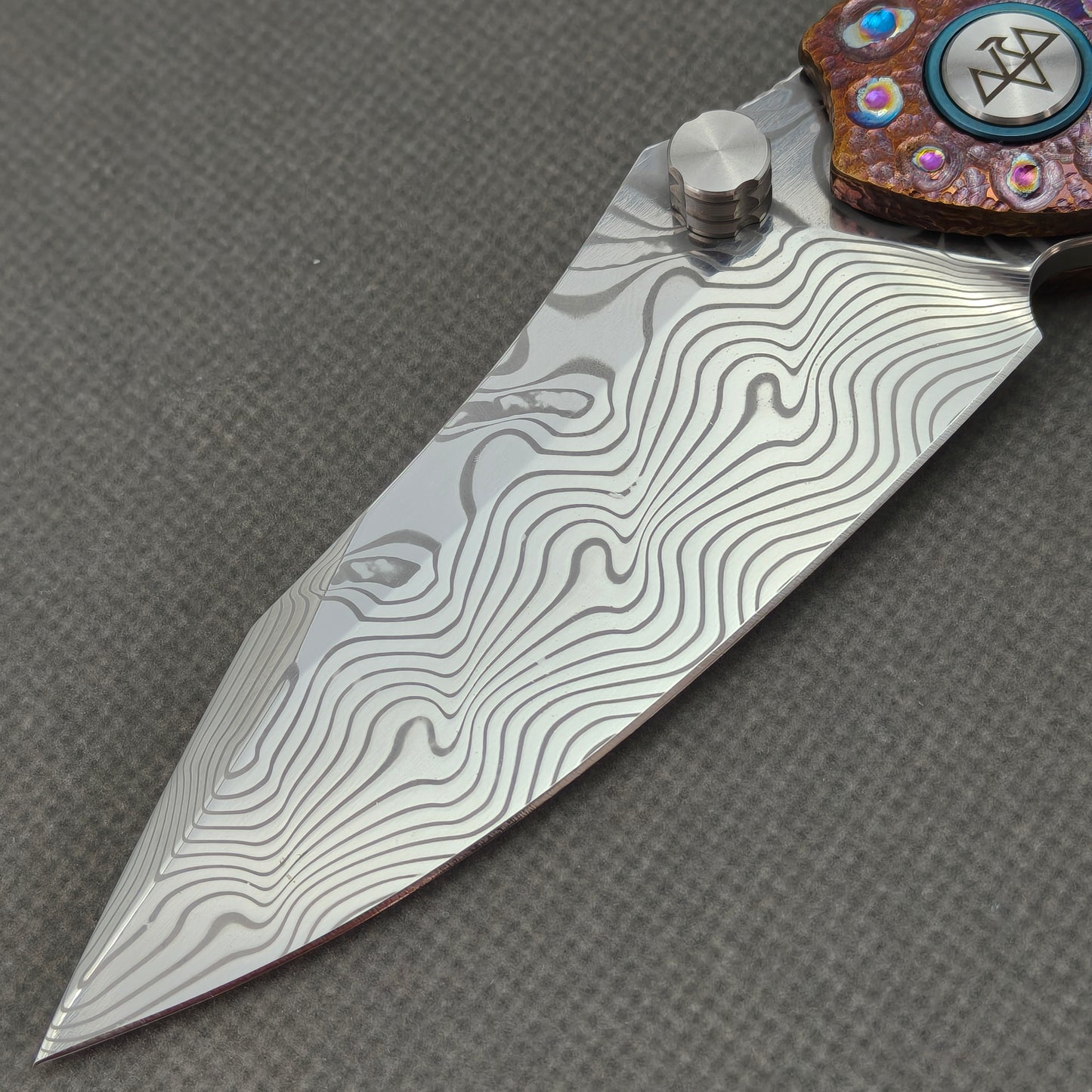 VORIXN "Prism" (3.5" Damascus Blade) Hand-Engraved & Anodized Titanium Handle Flipper & Thumb Stud Folding Knife - KB121