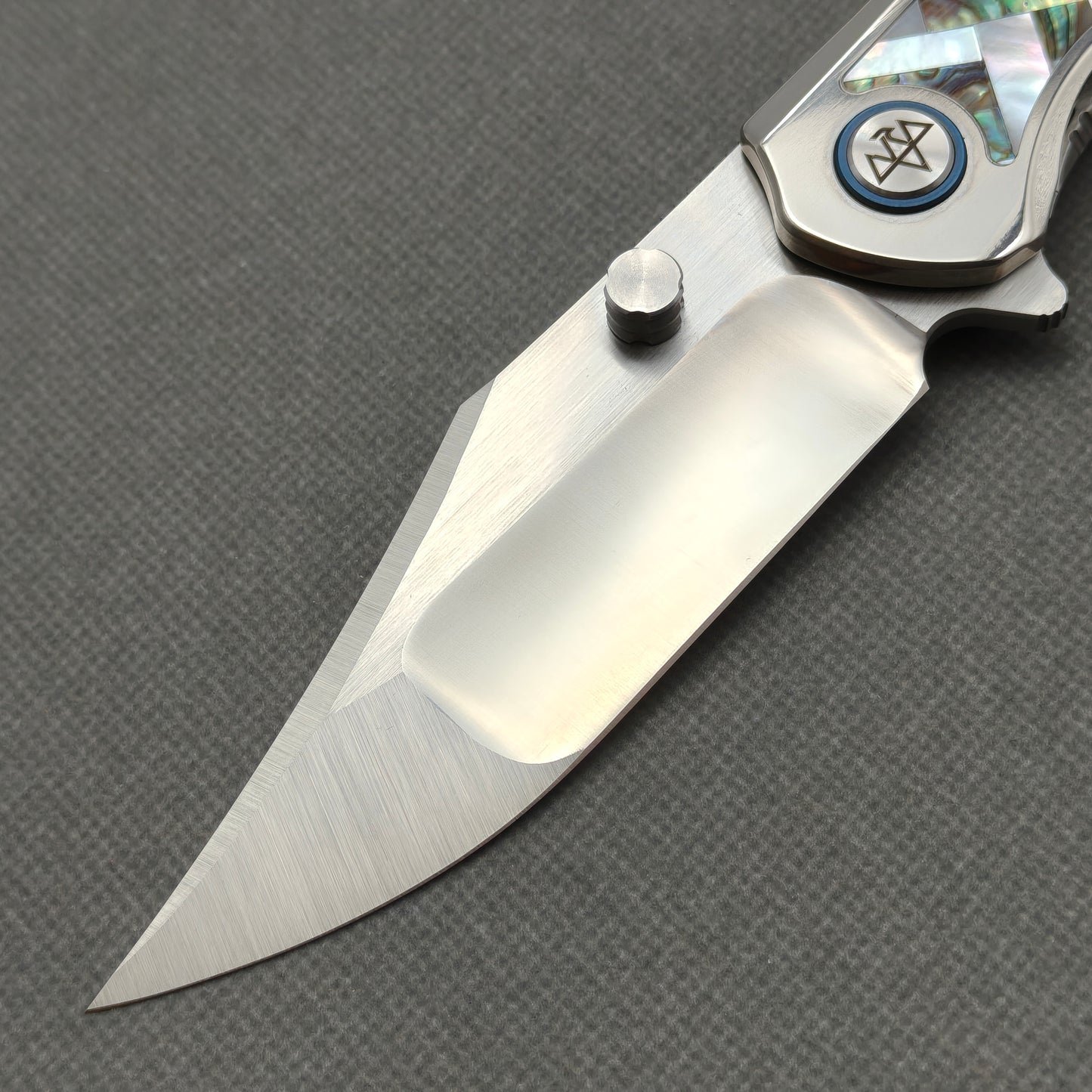 VORIXN "Ocean Mirage" Flipper & Thumb Stud Knife Mother-of-pearl Inlaid Titanium Handle (3.9" M390 Blade) KB066