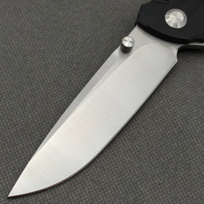 VORIXN KA001 non-clip side blade detail showing the 9Cr13 blade.