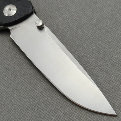 VORIXN KA001 clip-side blade detail showing the 9Cr13 blade.