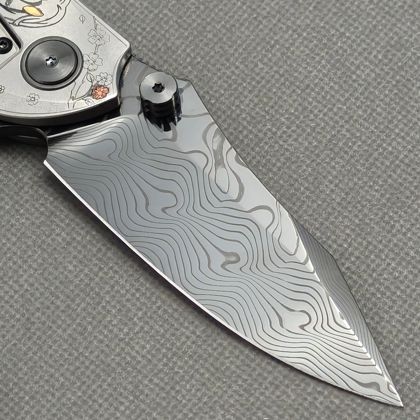 Vorixn "Yokai" Flipper & Thumb Stud Knife Laser-Engraved & Hand-Inlaid Copper Accents Titanium Handle (3.4" Damascus Blade) KB106