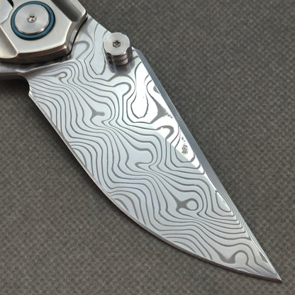 VORIXN Forest Mirage KB056 Damascus blade close-up