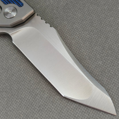 VORIXN Carbon Crest KB003 titanium and G10 handle close-up