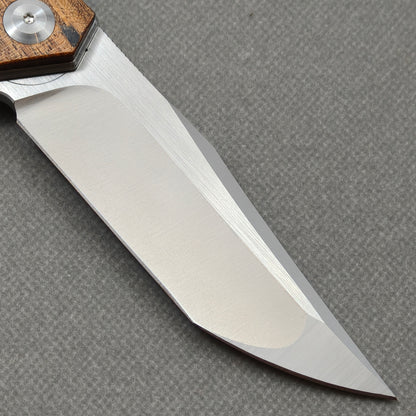 VORIXN KA013 Folding Knife – clip side blade detail showing 9Cr18 steel and handle junction