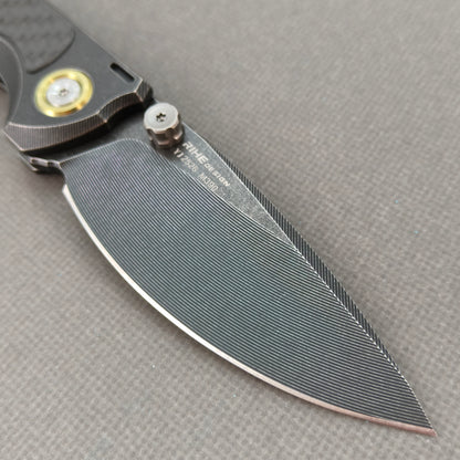 RIHE Design Klappmesser Titan+Carbon Fiber Griff (9,4 cm Bohler M390 Klinge) KB077