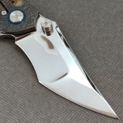 VORIXN „Skull Mirror“ Flipper- & Daumenpin-Messer, Titan-gravierter, anodisch gefärbter Griff (10,2 cm 10Cr15CoMoV Klinge) KB089