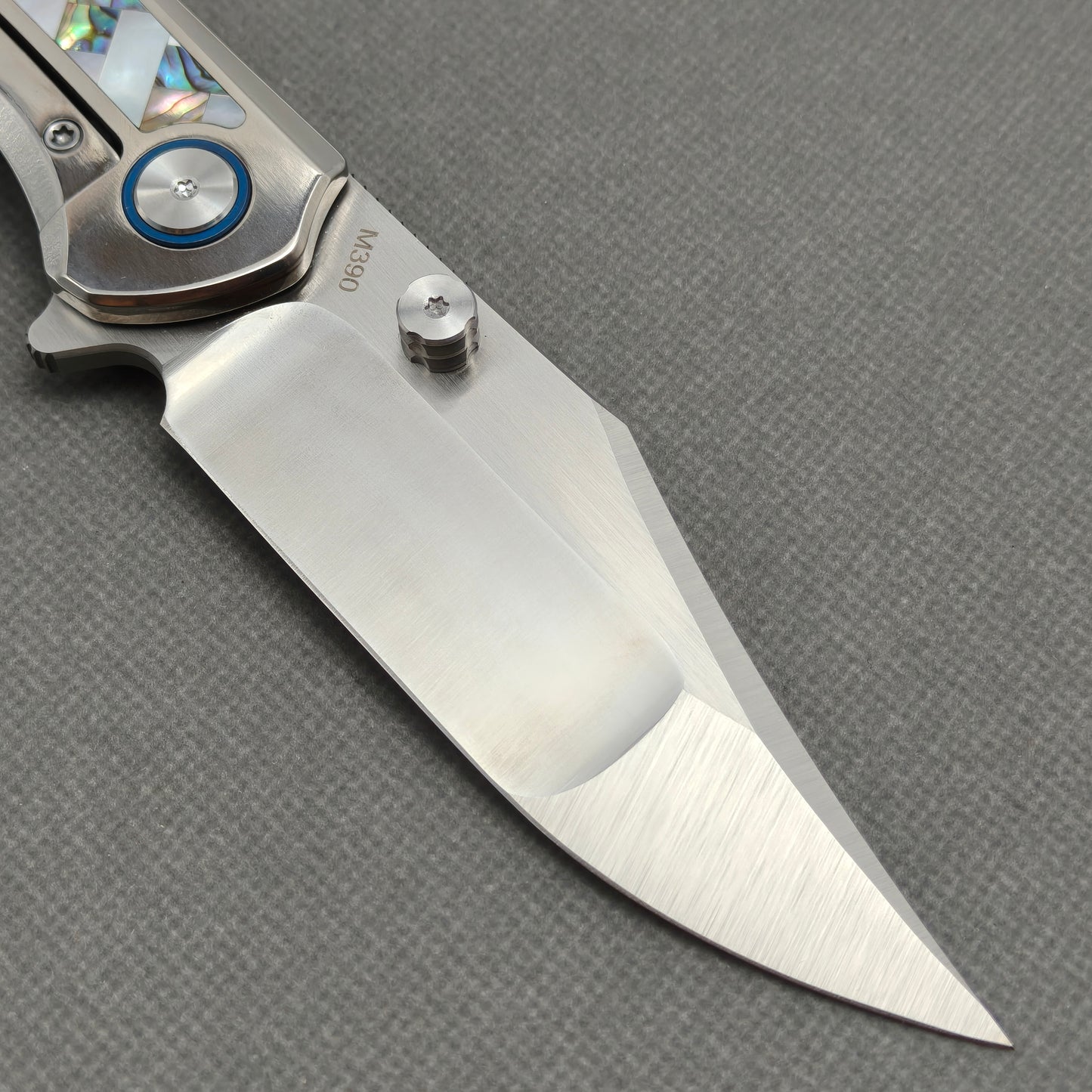 VORIXN "Ocean Mirage" Flipper & Thumb Stud Knife Mother-of-pearl Inlaid Titanium Handle (3.9" M390 Blade) KB066