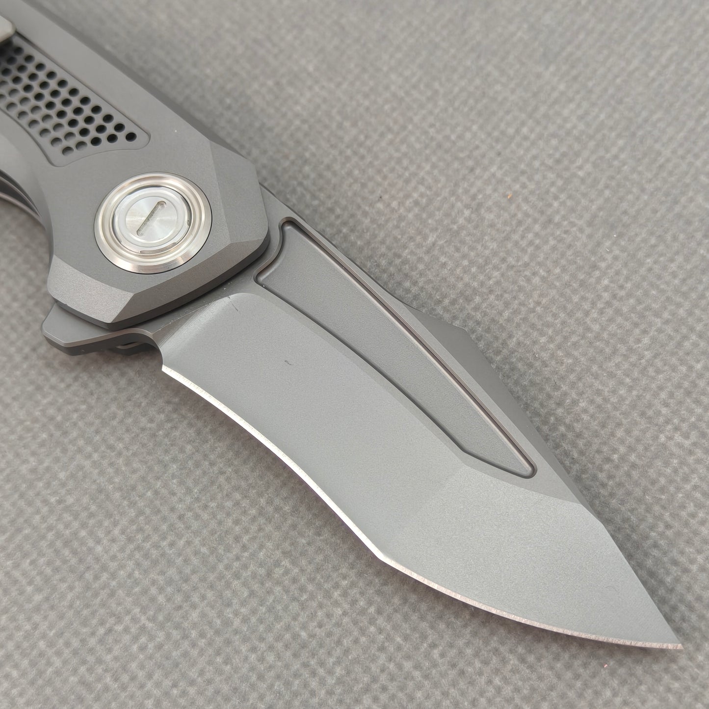 VORIXN "Aerial" Flipper Knife PVD Coating Titanium Handle (2.8" CPM S35VN Blade) KB072