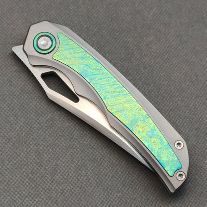 Couteau pliant RIHE Design, manche titane + titane cristallisé (lame Bohler M398 de 3,7") KB076
