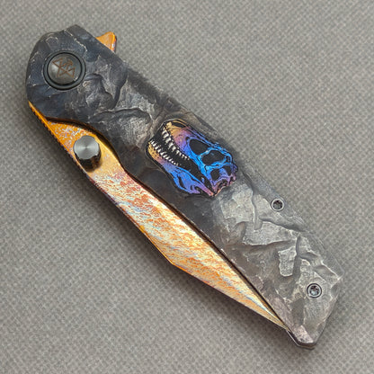 Auction | VORIXN "Skull Ember" (3.8" M390 Blade) Hand-Engraved & Anodized Titanium Handle Flipper & Thumb Stud Folding Knife - KB122