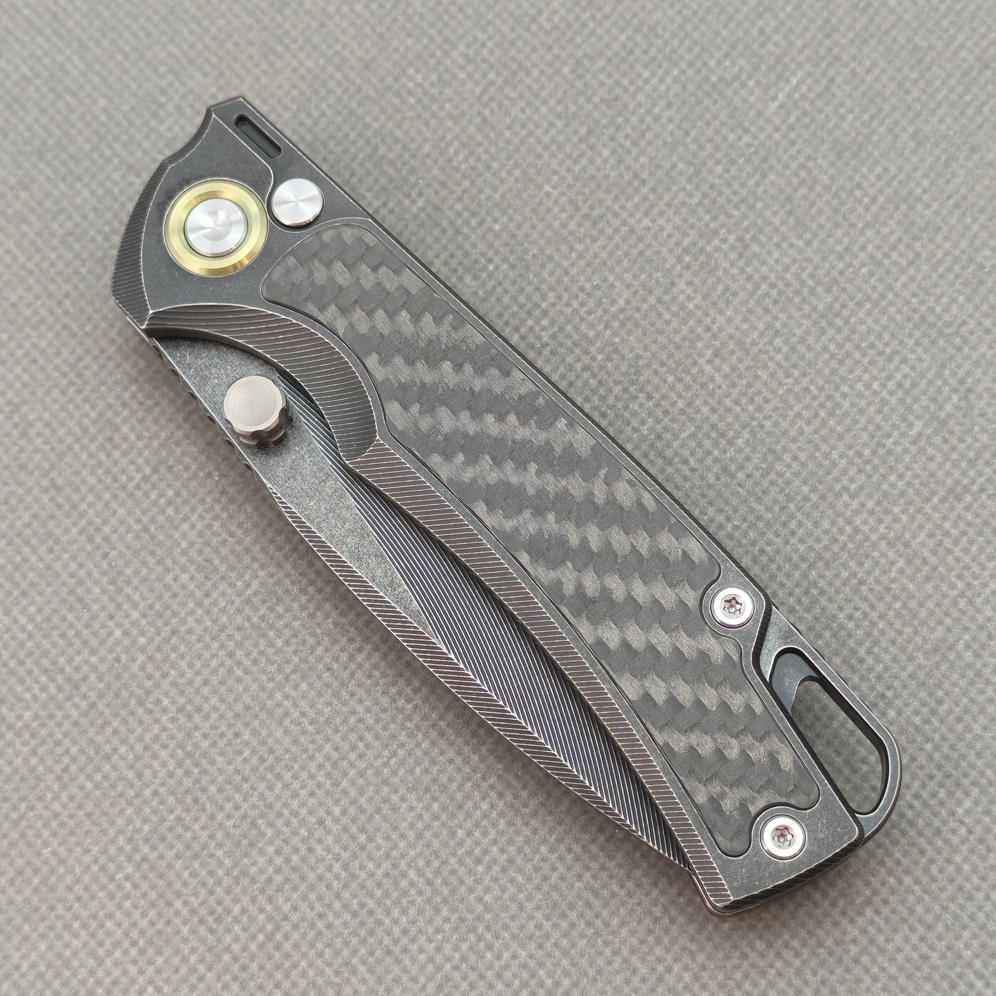 RIHE Design Klappmesser Titan+Carbon Fiber Griff (9,4 cm Bohler M390 Klinge) KB077