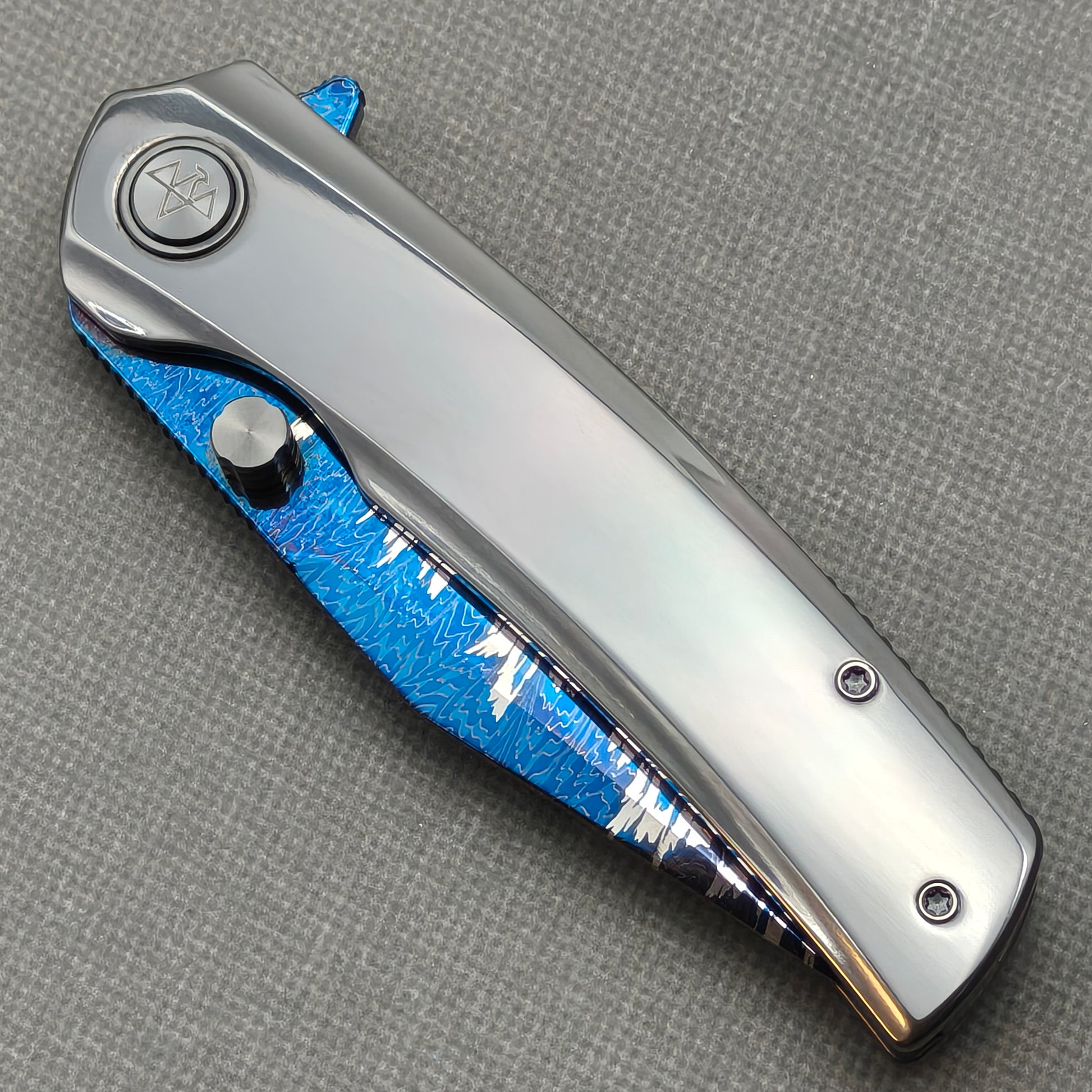 VORIXN Azure Feather Damascus EDC folding knife open, non-clip side, blade horizontal – KB097
