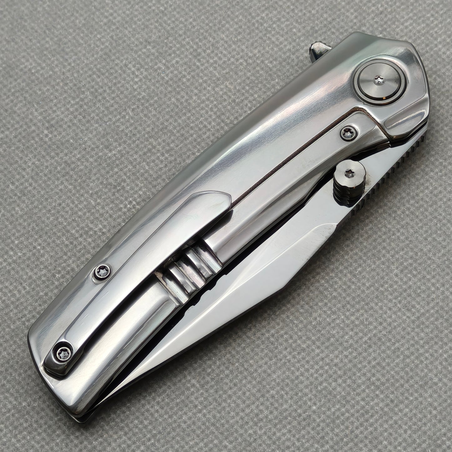 VORIXN „Obsidian Current“ Flipper- & Daumenpin-Messer, handgeflammter Zirkoniumgriff (9,7 cm M390 Klinge) KB087