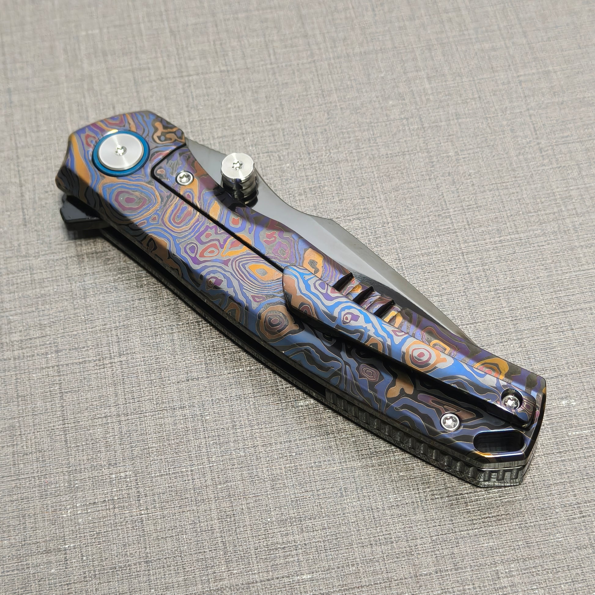VORIXN Topograph folding knife closed, pocket clip side view showing full knife profile
