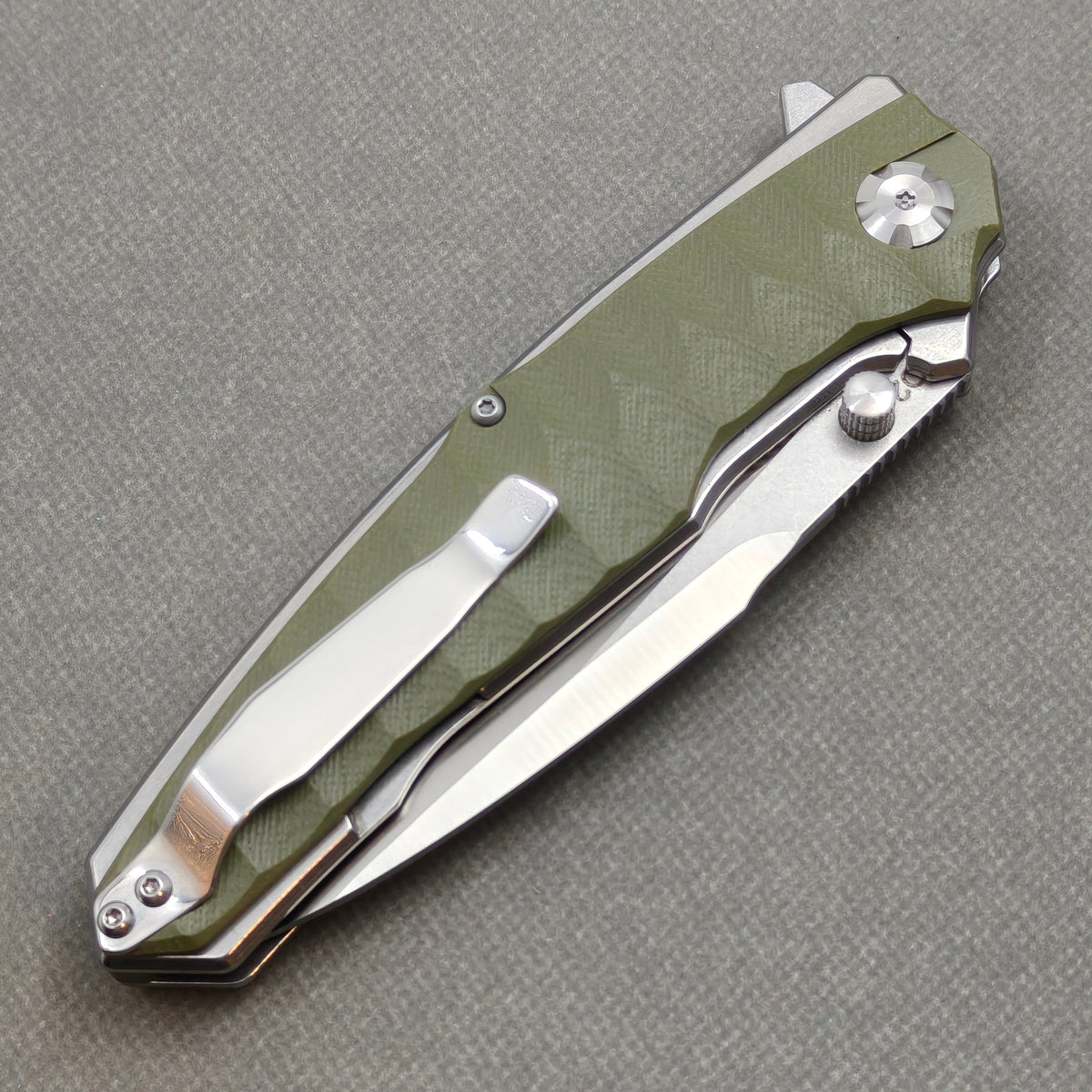 VORIXN KA007 Folding Knife – closed clip side view with pocket clip and G10 handle back