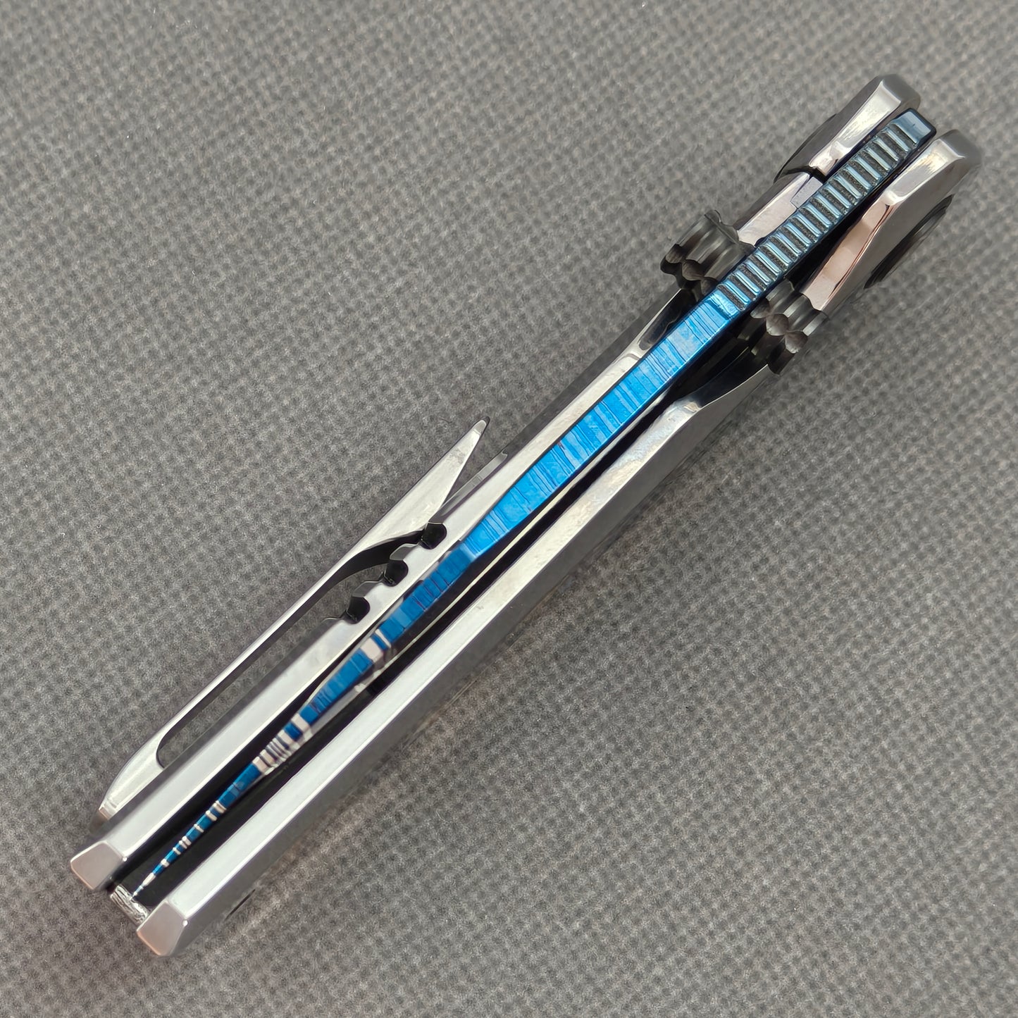 VORIXN "Ocean Aurora" Flipper & Thumb Stud Knife Deep-sea Abalone Shell Inlay Titanium Handle (3.8" Feather Damascus Blade) KB111