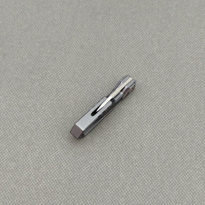 VORIXN NA005 Super Tiny Folding Knife – handle detail showing Aluminum Alloy construction and pivot