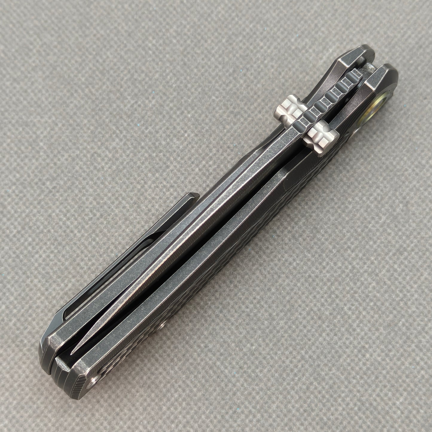 RIHE Design Klappmesser Titan+Carbon Fiber Griff (9,4 cm Bohler M390 Klinge) KB077