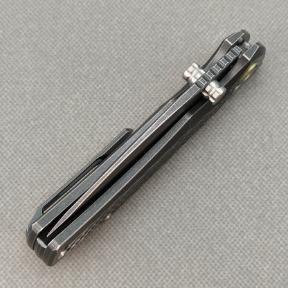 RIHE Design Klappmesser Titan+Carbon Fiber Griff (9,4 cm Bohler M390 Klinge) KB077