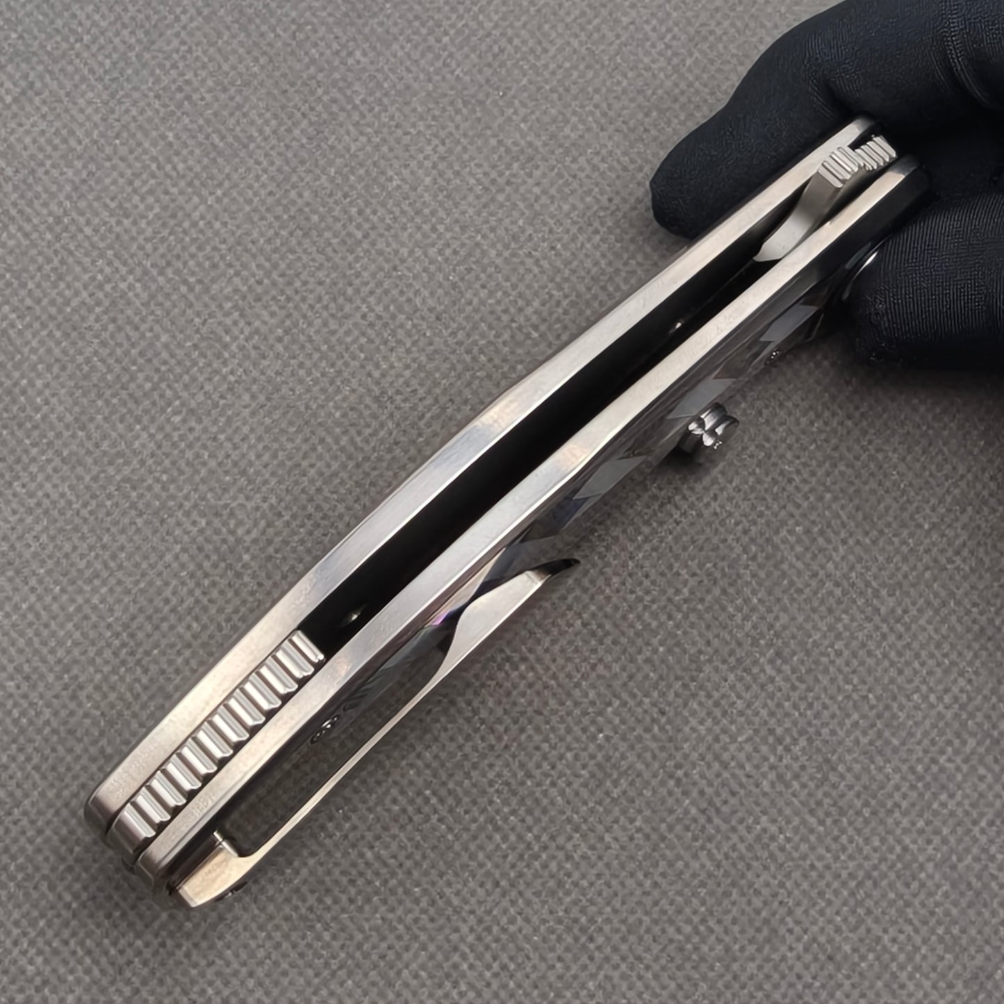 VORIXN "Ocean Mirage" Flipper & Thumb Stud Knife Mother-of-pearl Inlaid Titanium Handle (3.9" M390 Blade) KB066