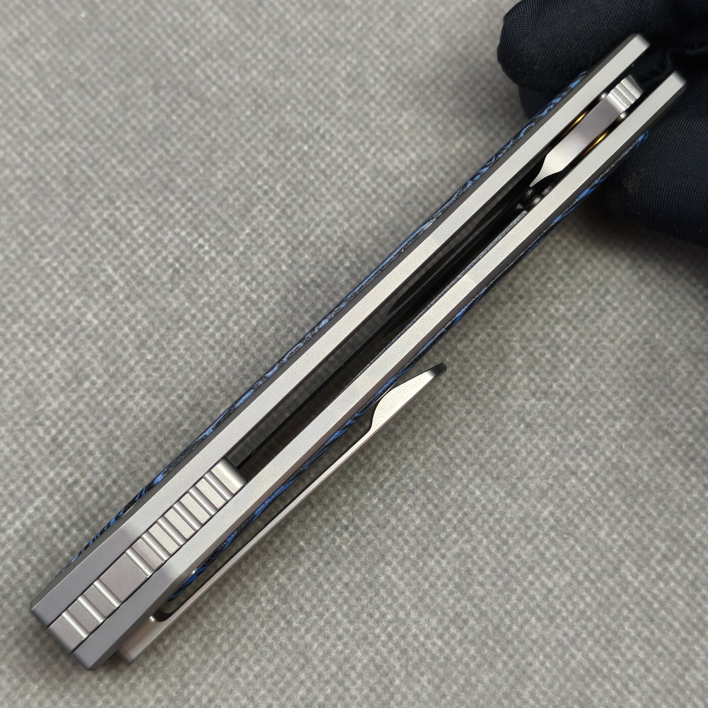 VORIXN Carbon Crest KB003 frame lock detail