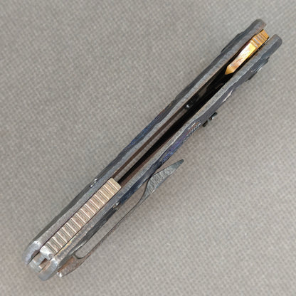 Auction | VORIXN "Skull Ember" (3.8" M390 Blade) Hand-Engraved & Anodized Titanium Handle Flipper & Thumb Stud Folding Knife - KB122