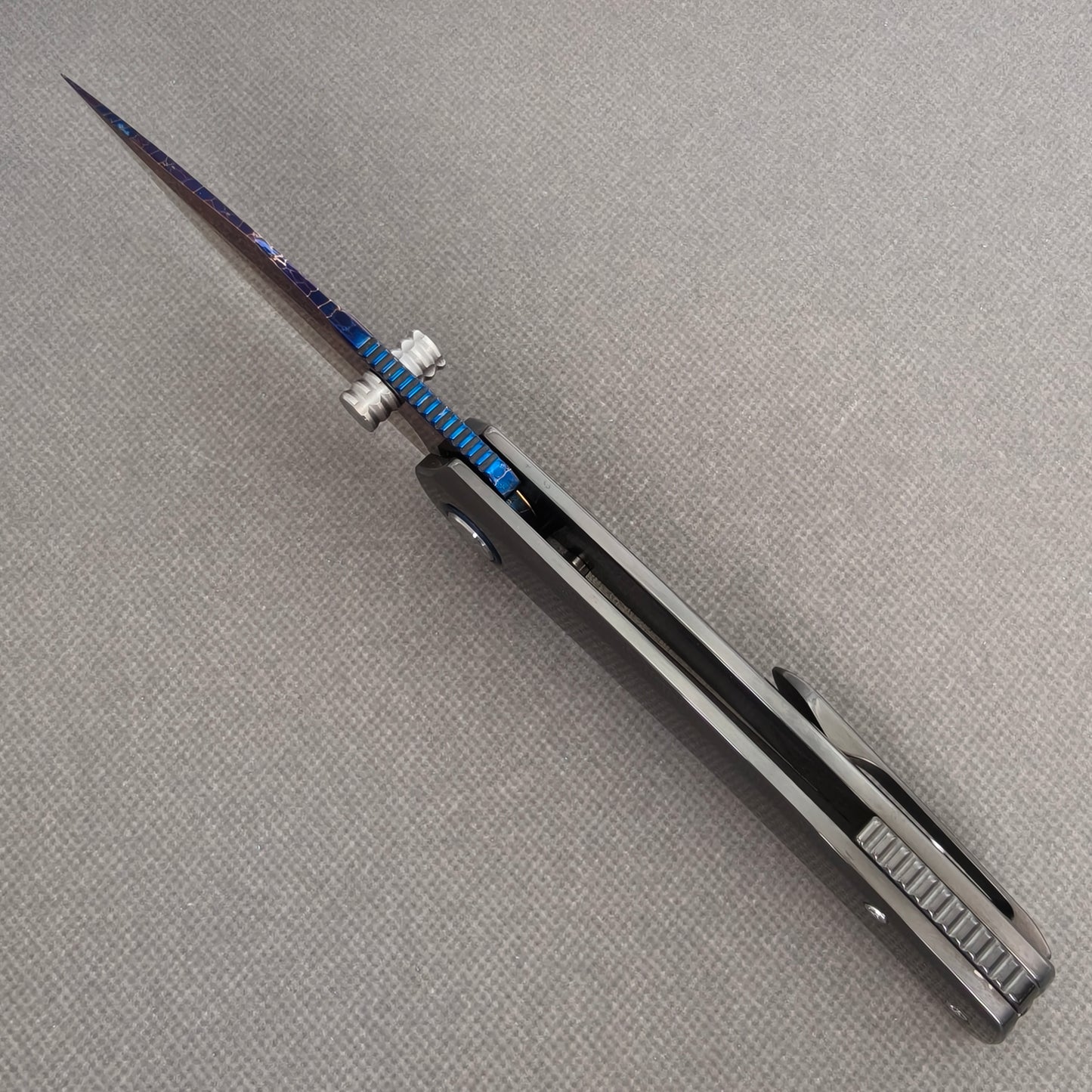 VORIXN Dragonflare KB083 pivot and bearing detail