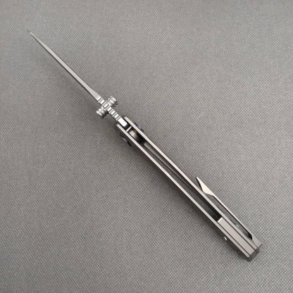 Couteau VORIXN "Longreach" avec ouverture flipper et double-molette, manche en titane (lame 10Cr15CoMoV de 4,1") KB002