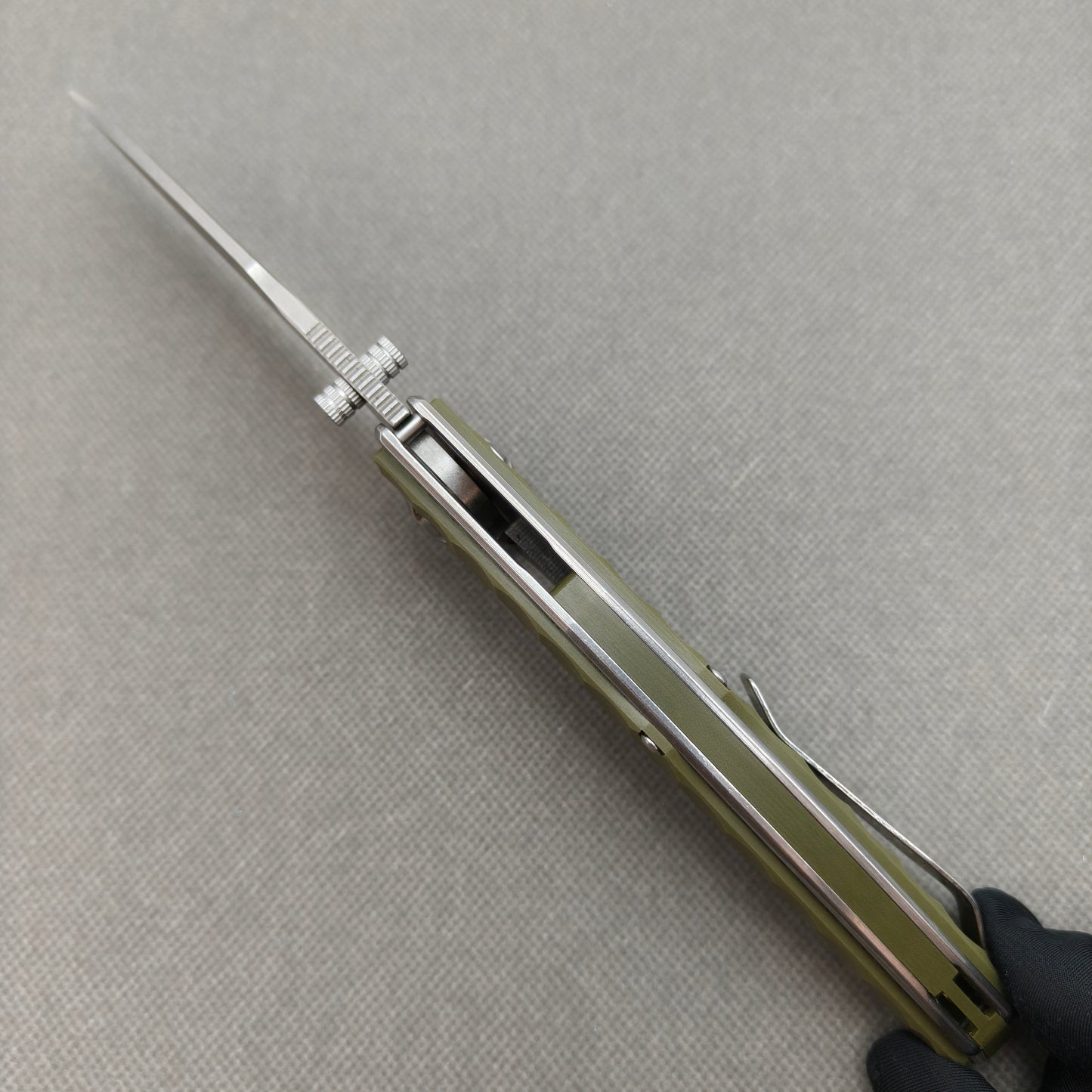 VORIXN KA007 open spine-side structure showing blade alignment and handle thickness.