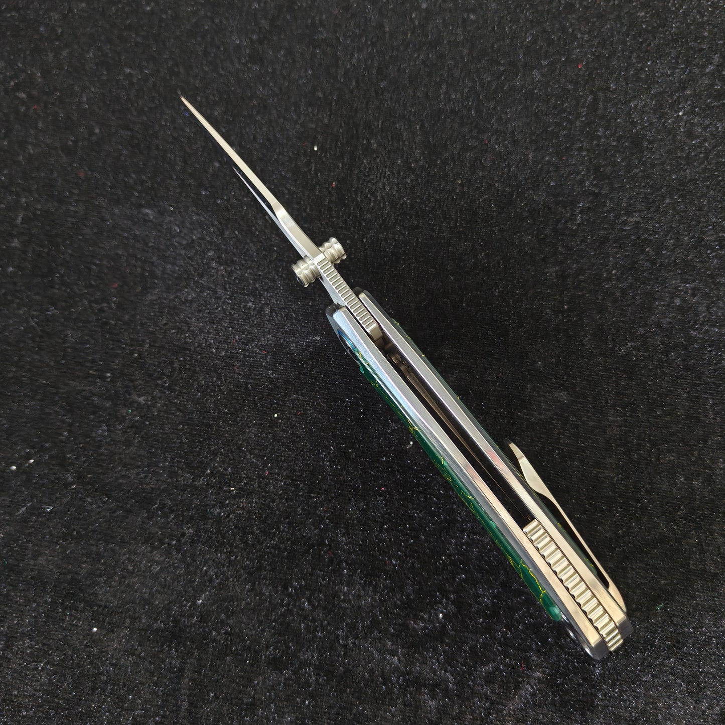 VORIXN Verdant folding knife open top view showing blade spine alignment