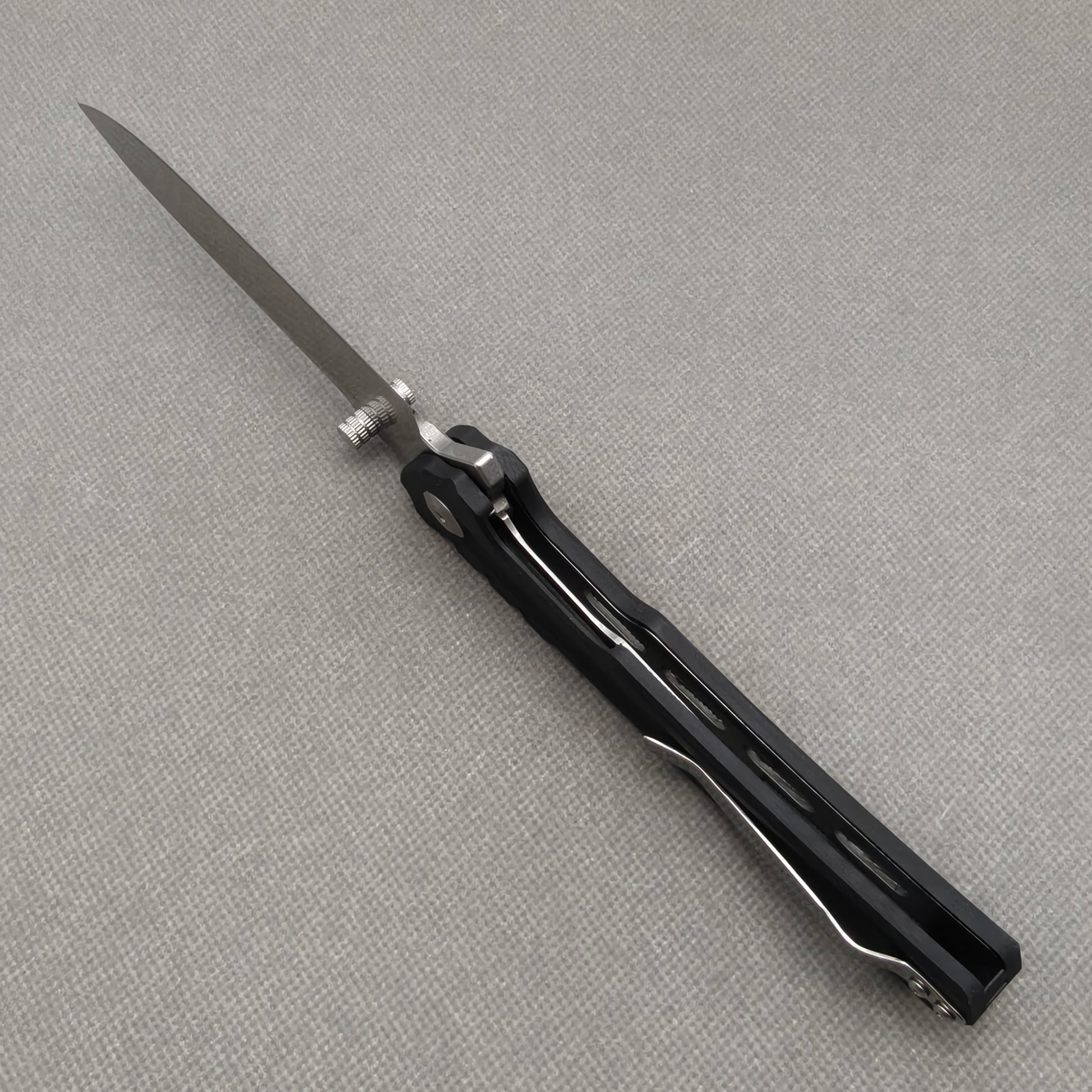 VORIXN KA001 open edge-side locking structure showing lock area and inner handle construction.