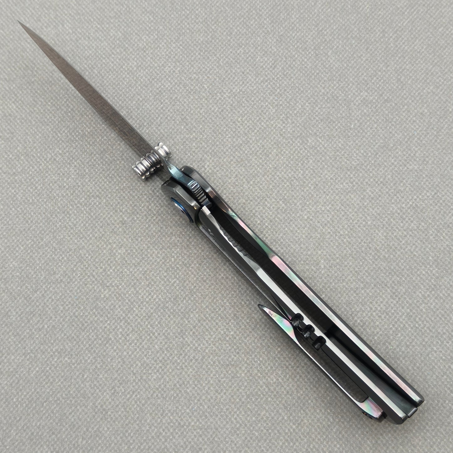 VORIXN Spectra KB127 Folding Knife – open edge side locking structure showing frame lock and inner construction