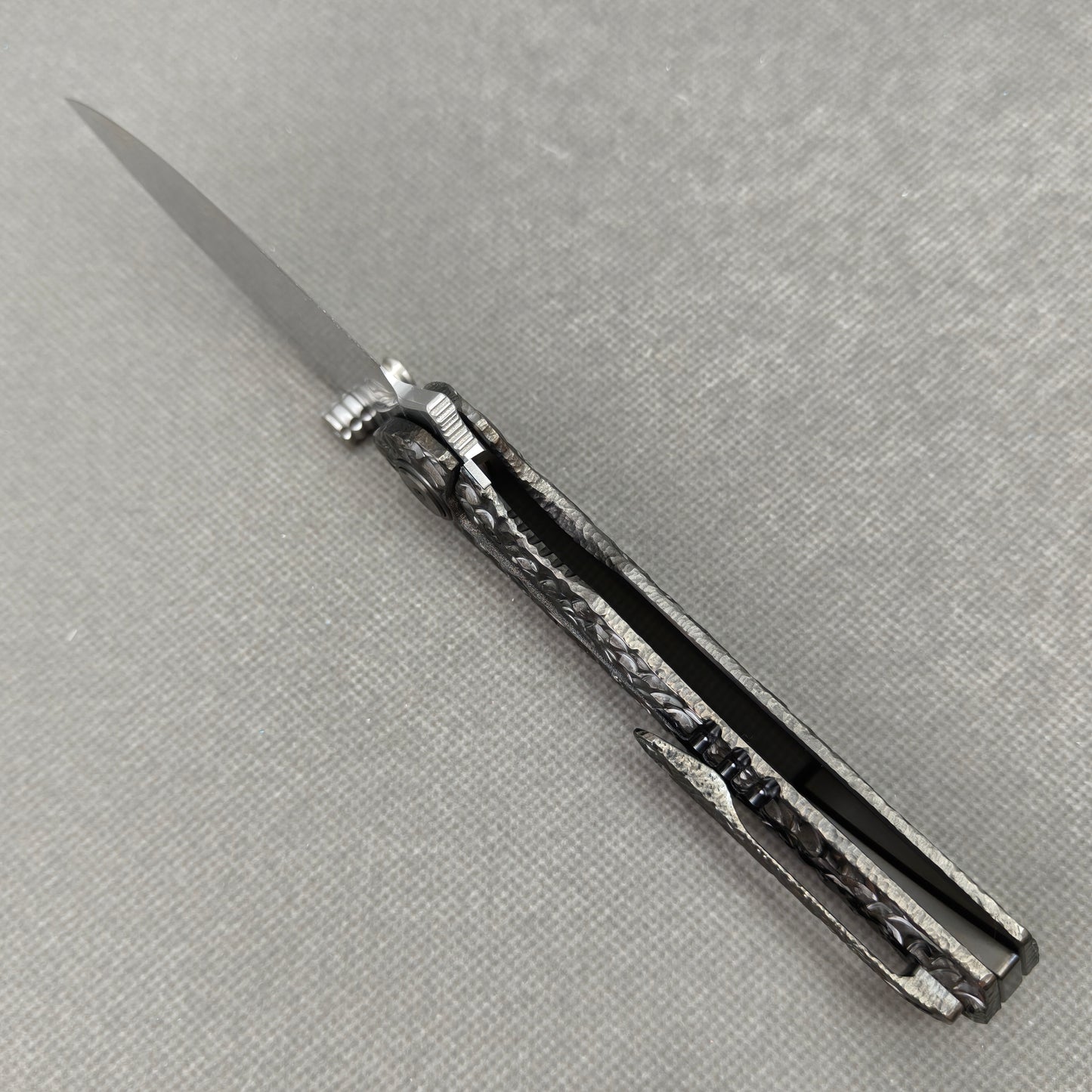 VORIXN "Blackscale" Flipper & Daumenpin-Messer, handgeschnitzter & DLC-beschichteter Titan-Griff (9,1 cm Damastklinge) KB088