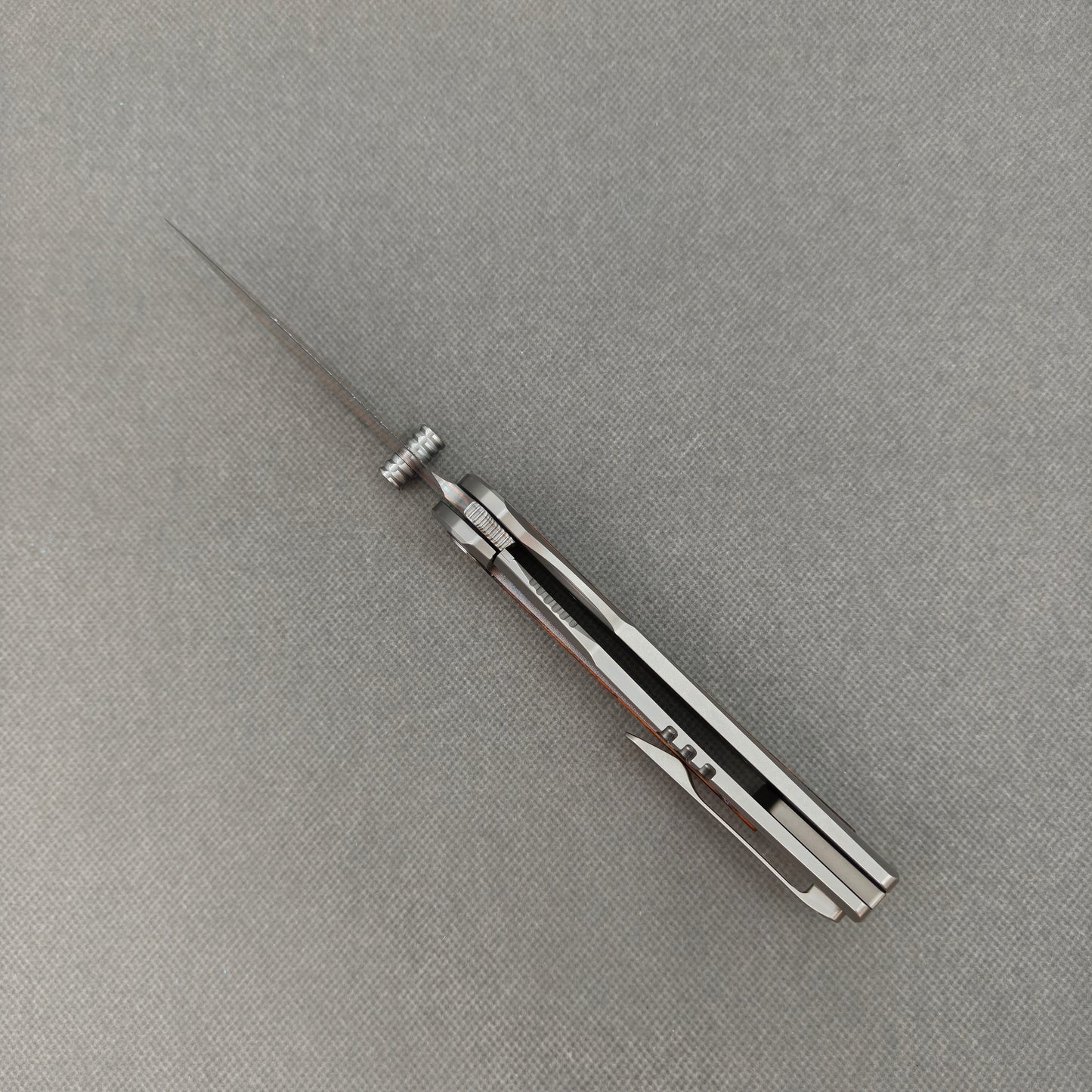 VORIXN KB074 open edge-side locking structure showing frame lock area and inner handle construction.