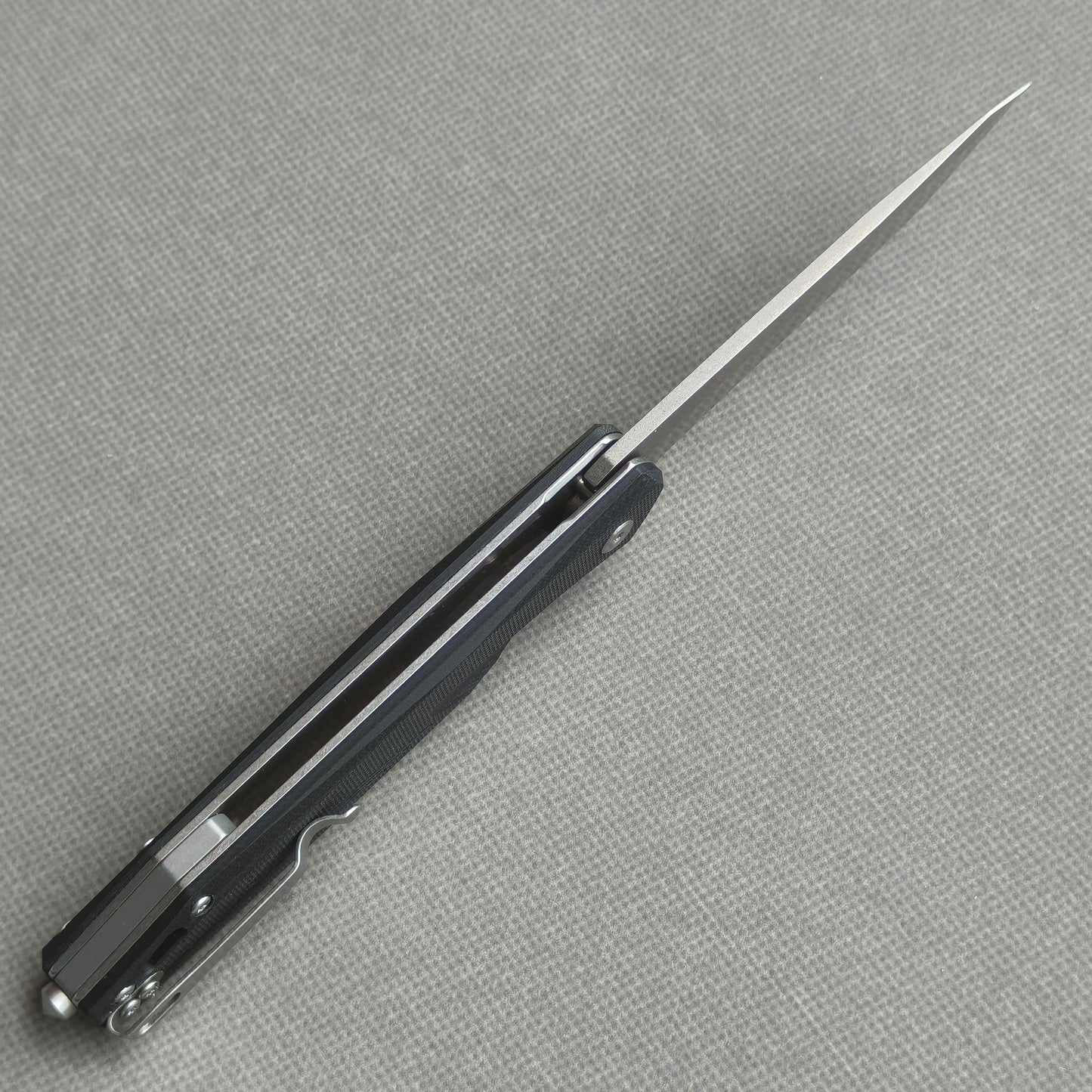 Couteau pliant VORIXN Flipper avec manche en fibre de carbone et acier 2Cr13 (lame D2 de 3,8") KM002