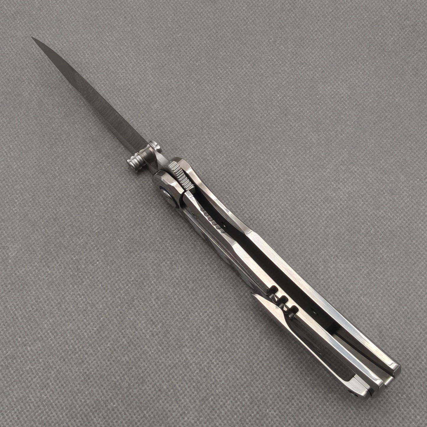 VORIXN "Ocean Mirage" Flipper & Thumb Stud Knife Mother-of-pearl Inlaid Titanium Handle (3.9" M390 Blade) KB066